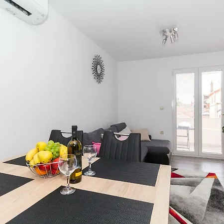 דירה App Joly In Center Old Town *